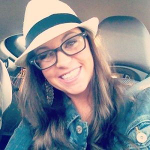 Meet your Posher, Stephanie